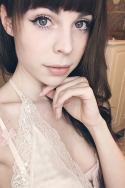 AshleyTea from MyFreeCams