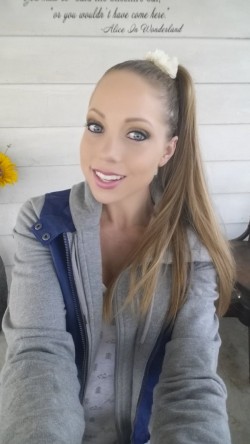 ShawnaLeneeX from MyFreeCams with ponytail