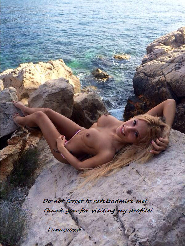 topless MFC SexxyLana at the coast