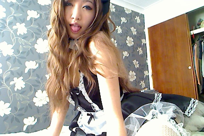 MFC TheOneBebe wearing a French maid uniform