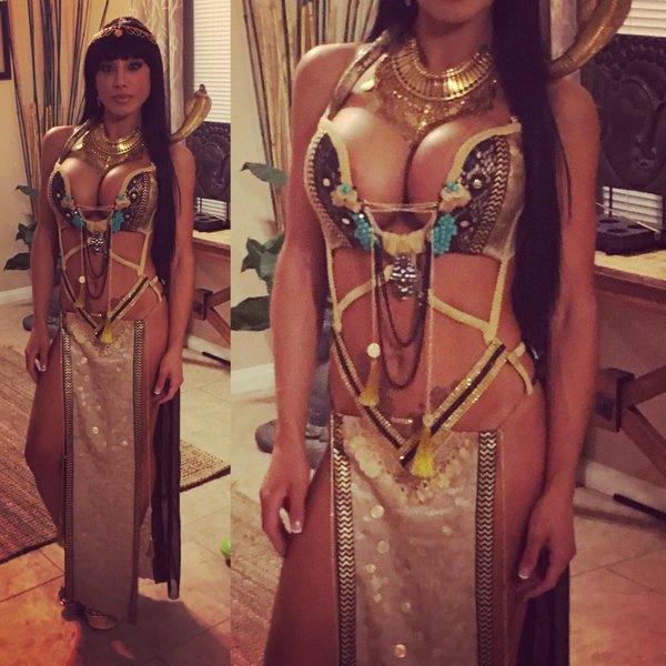 Trinity Ambers dressed up as Cleopatra
