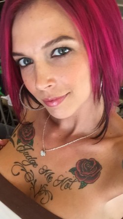Anna Bell Peaks from MyFreeCams